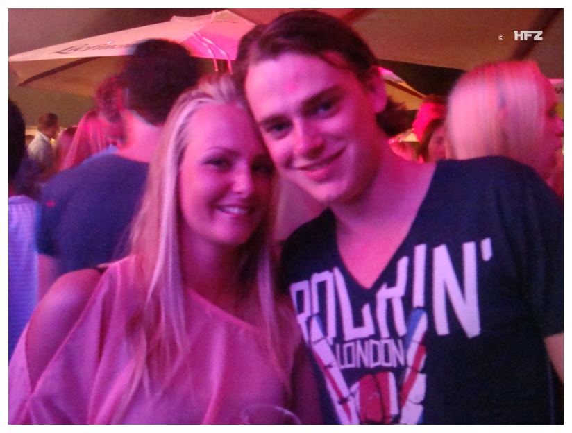 824x624 pixels (153K)