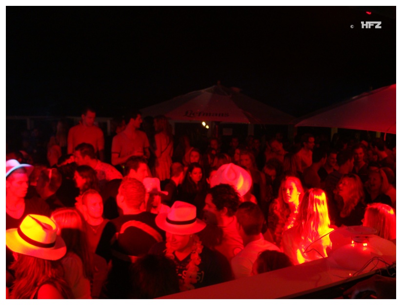 824x624 pixels (117K)