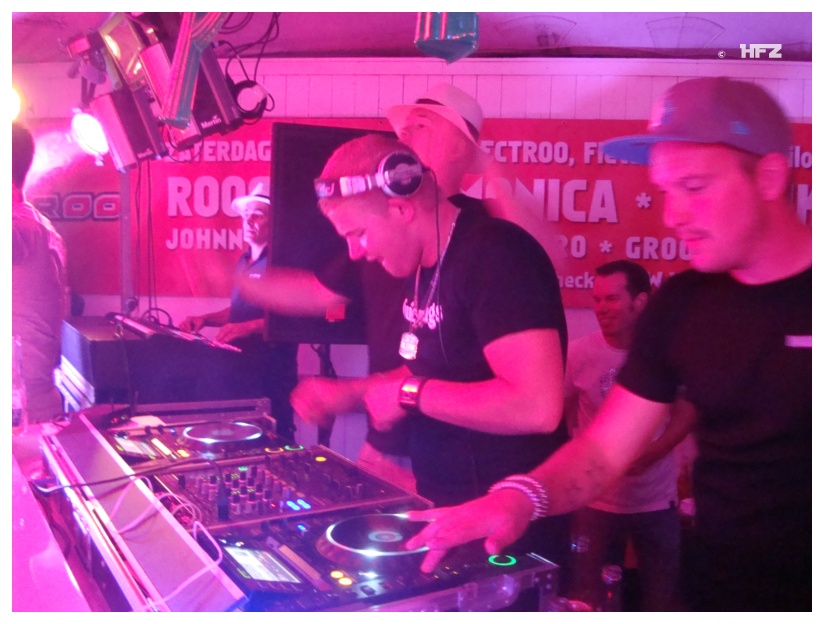 824x624 pixels (166K)