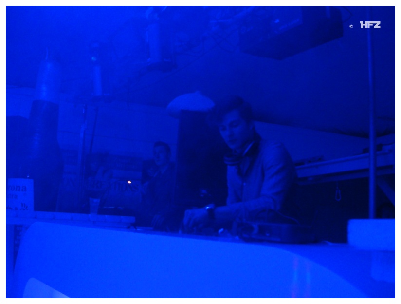 800x599 pixels (89K)