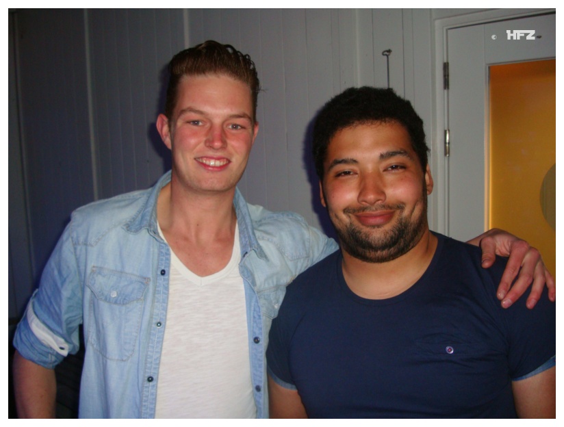 800x599 pixels (122K)