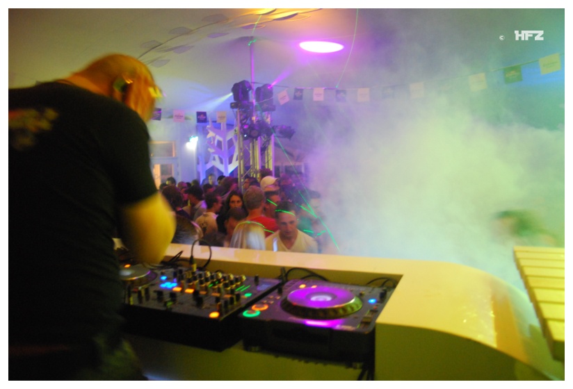 800x535 pixels (107K)