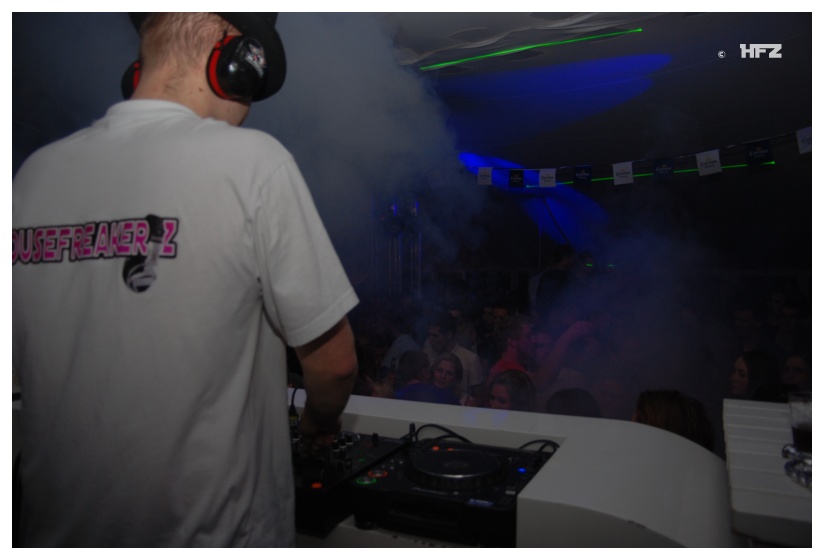 800x535 pixels (77K)