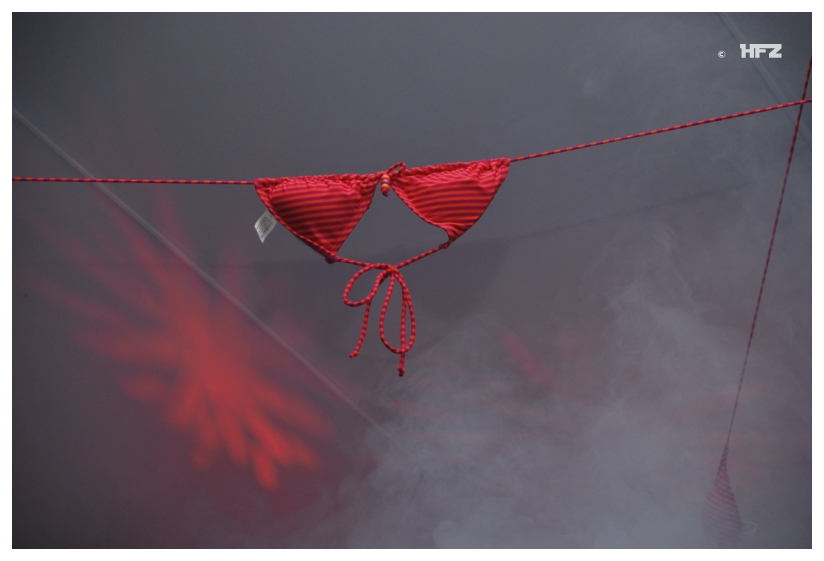 824x561 pixels (222K)