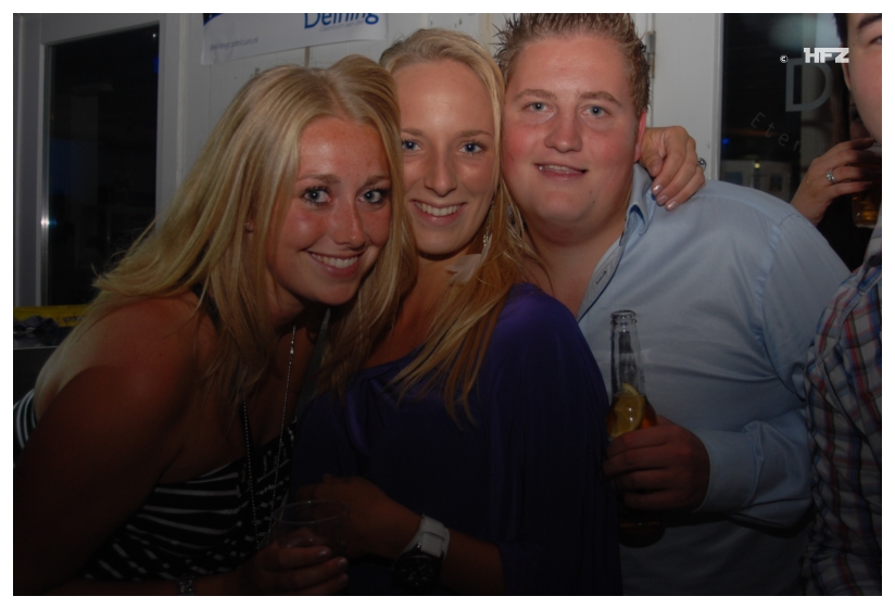 824x561 pixels (243K)