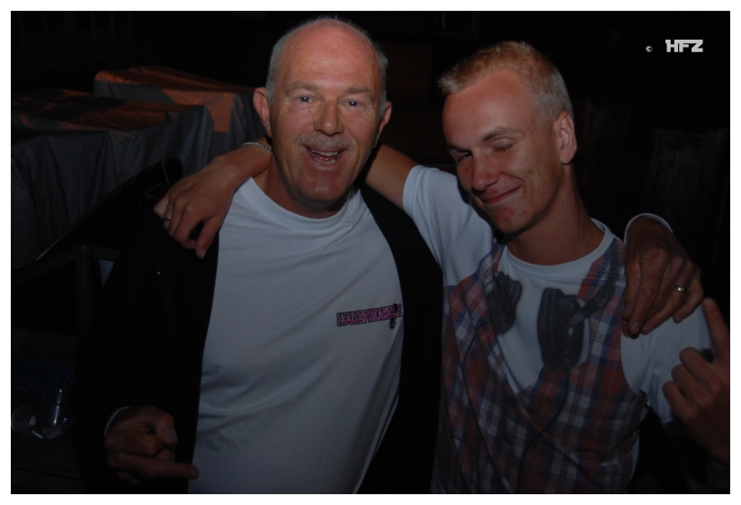 824x561 pixels (206K)