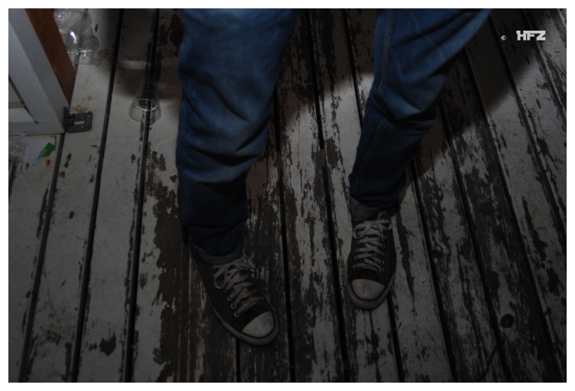 824x561 pixels (261K)