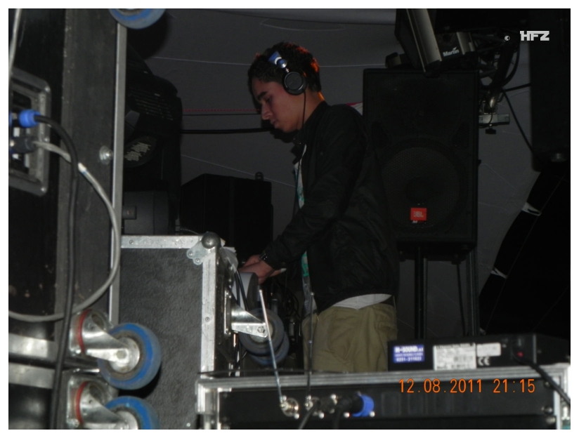 824x624 pixels (233K)