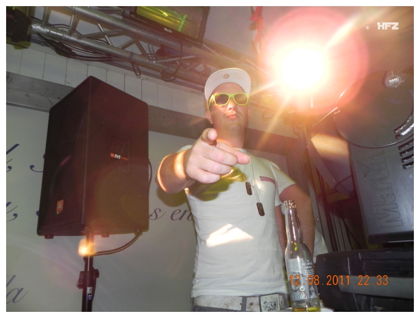 824x624 pixels (275K)