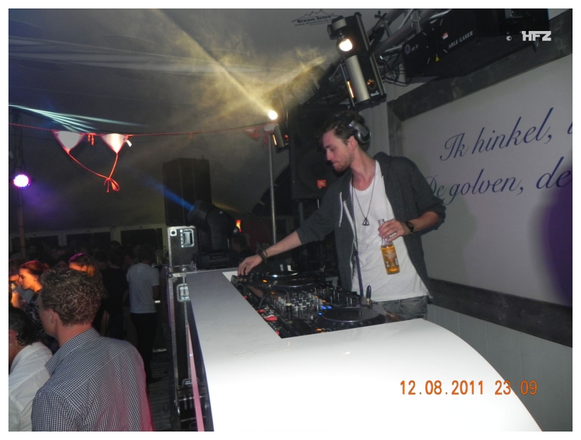 824x624 pixels (268K)