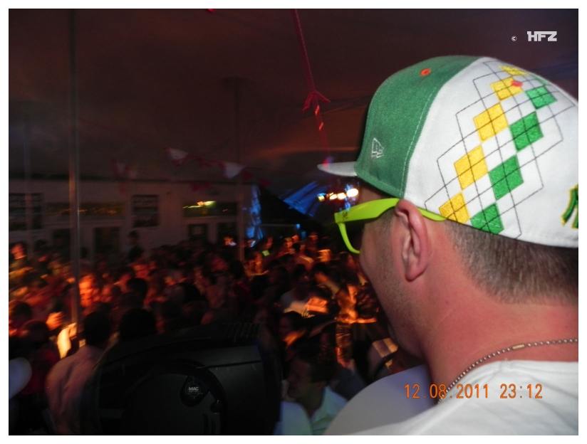 824x624 pixels (263K)