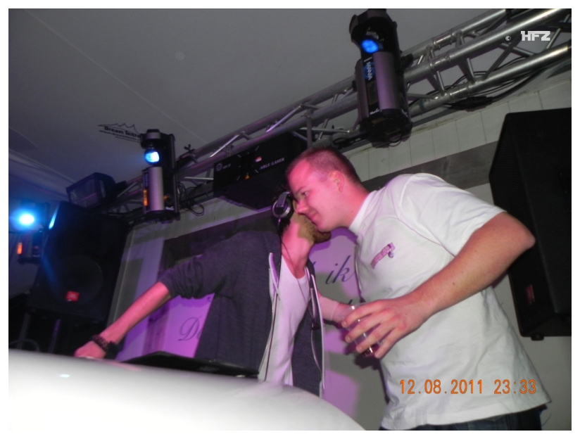 824x624 pixels (251K)