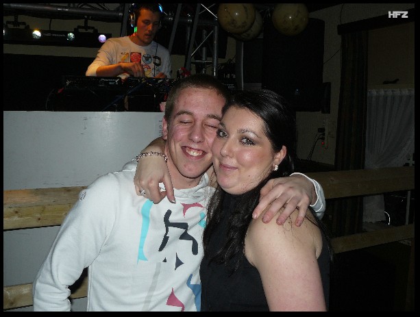 600x449 pixels (64K)