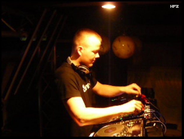 600x449 pixels (40K)