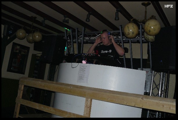 600x399 pixels (55K)