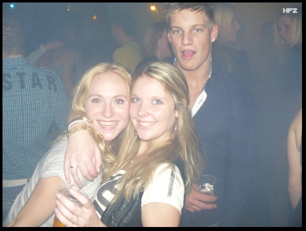 600x449 pixels (59K)